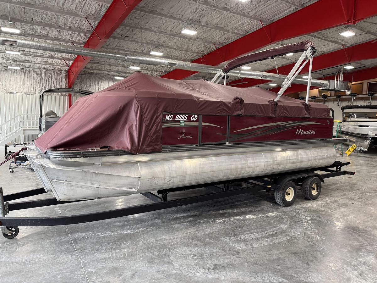 Used 2015 Manitou 210 Aurora VP SHP