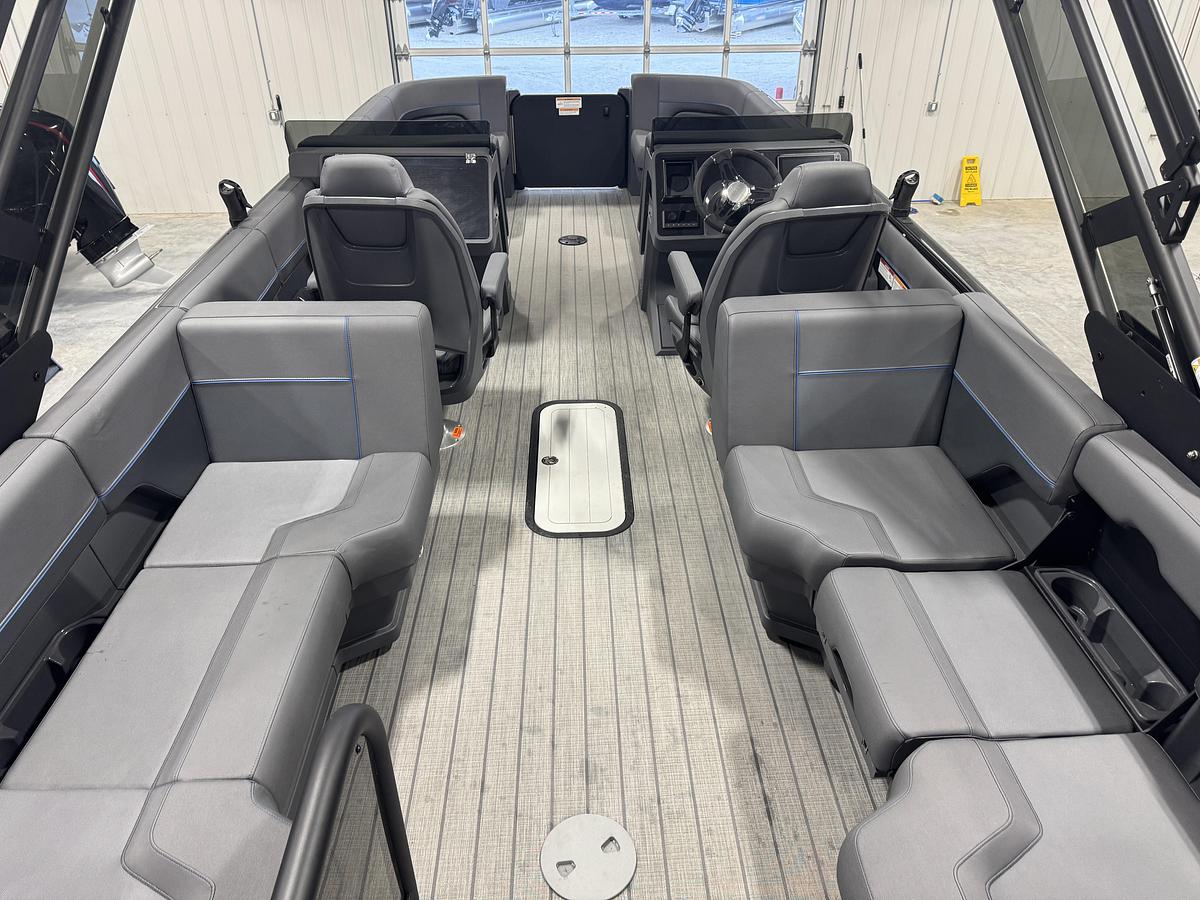 2025 Manitou 24 Explore