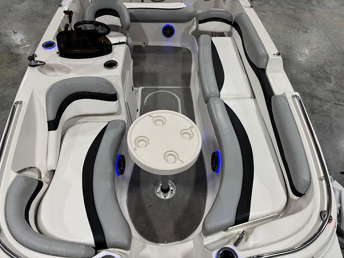 Used 2014 Starcraft 2000 Limited