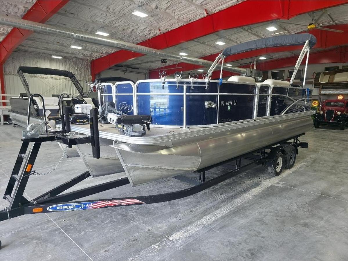 Used 2018 Manitou Aurora 22 LE