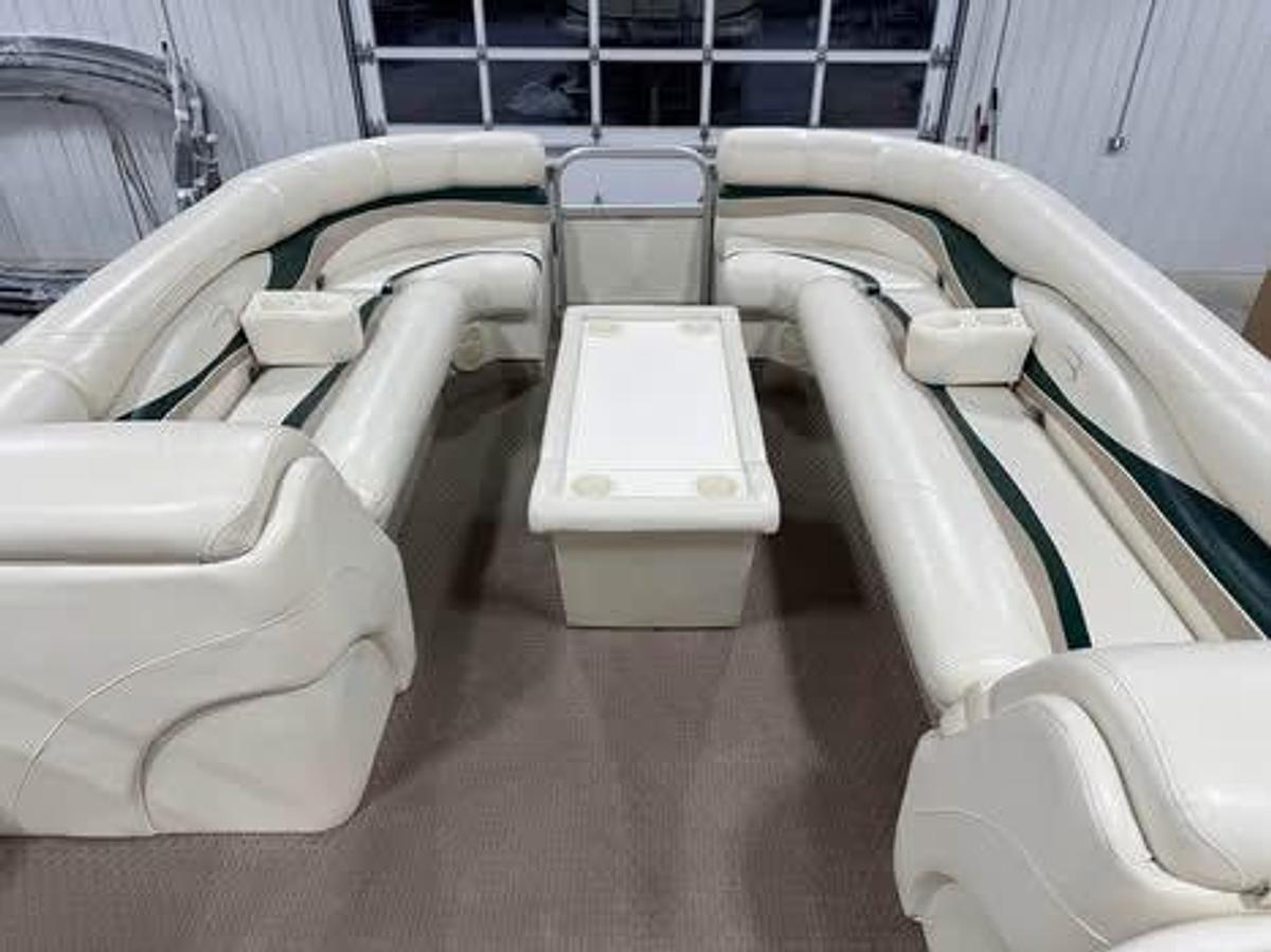 Used 2005 Bennington 2575 RL