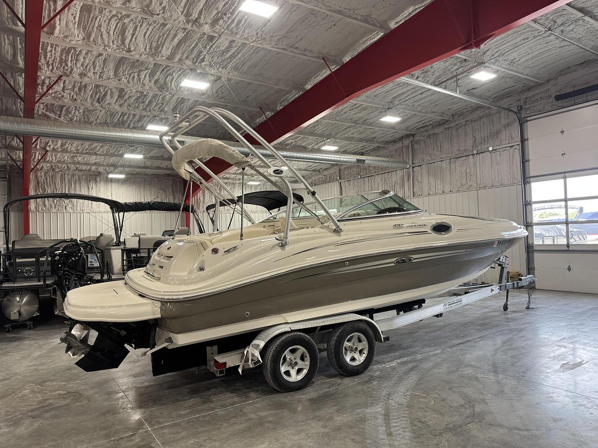 Used 2008 Sea Ray 240 Sundeck