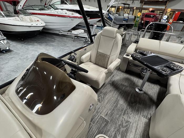 Used 2022 Avalon Catalina 2585