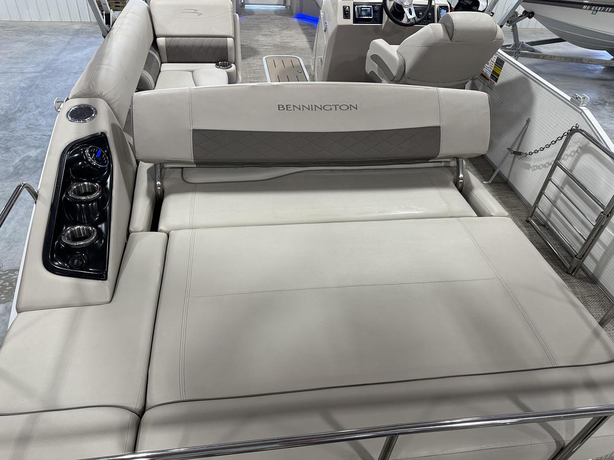 Used 2018 Bennington S 25