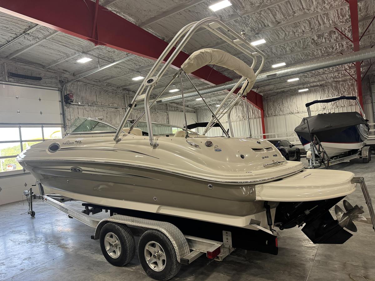 Used 2008 Sea Ray 240 Sundeck