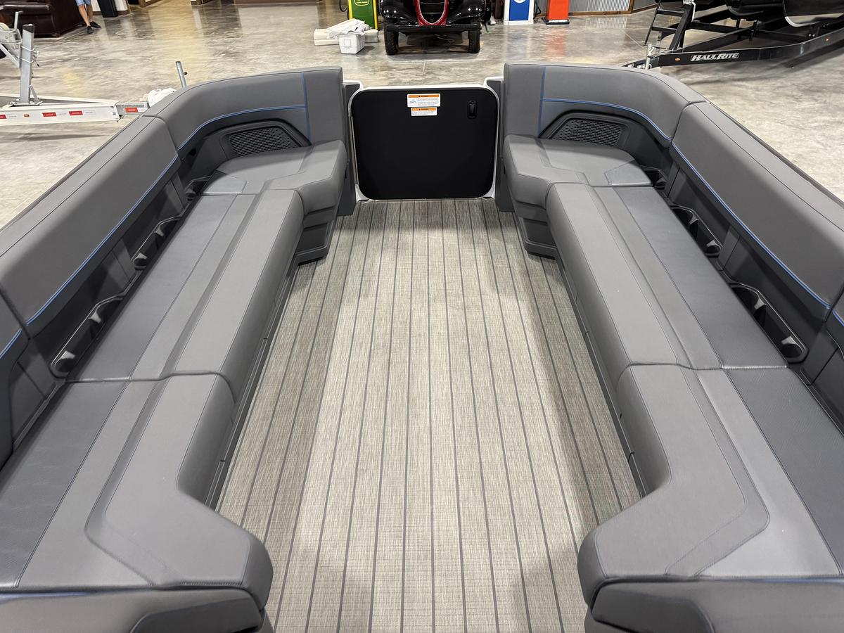 Used 2025 Manitou 26 Explore