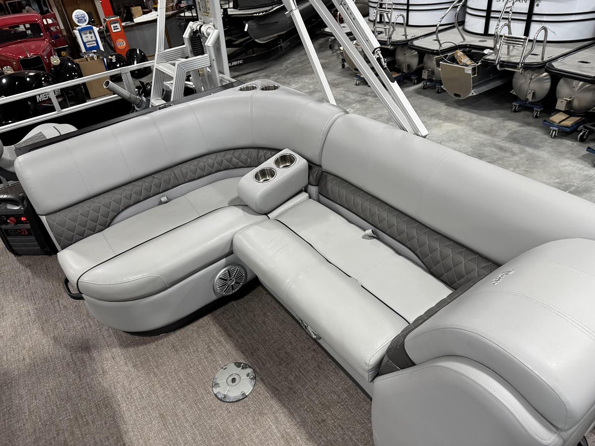 Used 2020 Ranger 223 FC