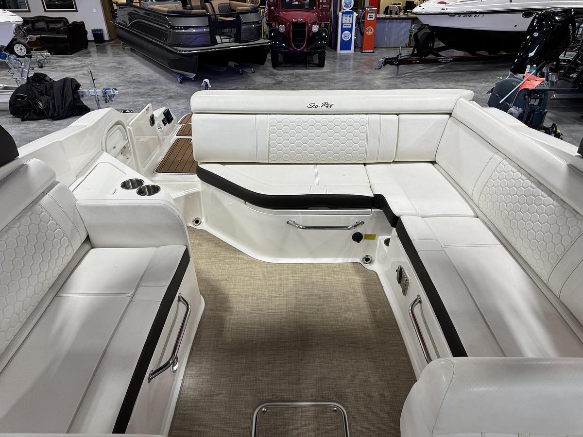 Used 2018 Sea Ray 270 SDX
