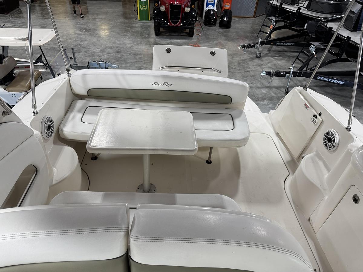 Used 2005 Sea Ray 300 Sundancer