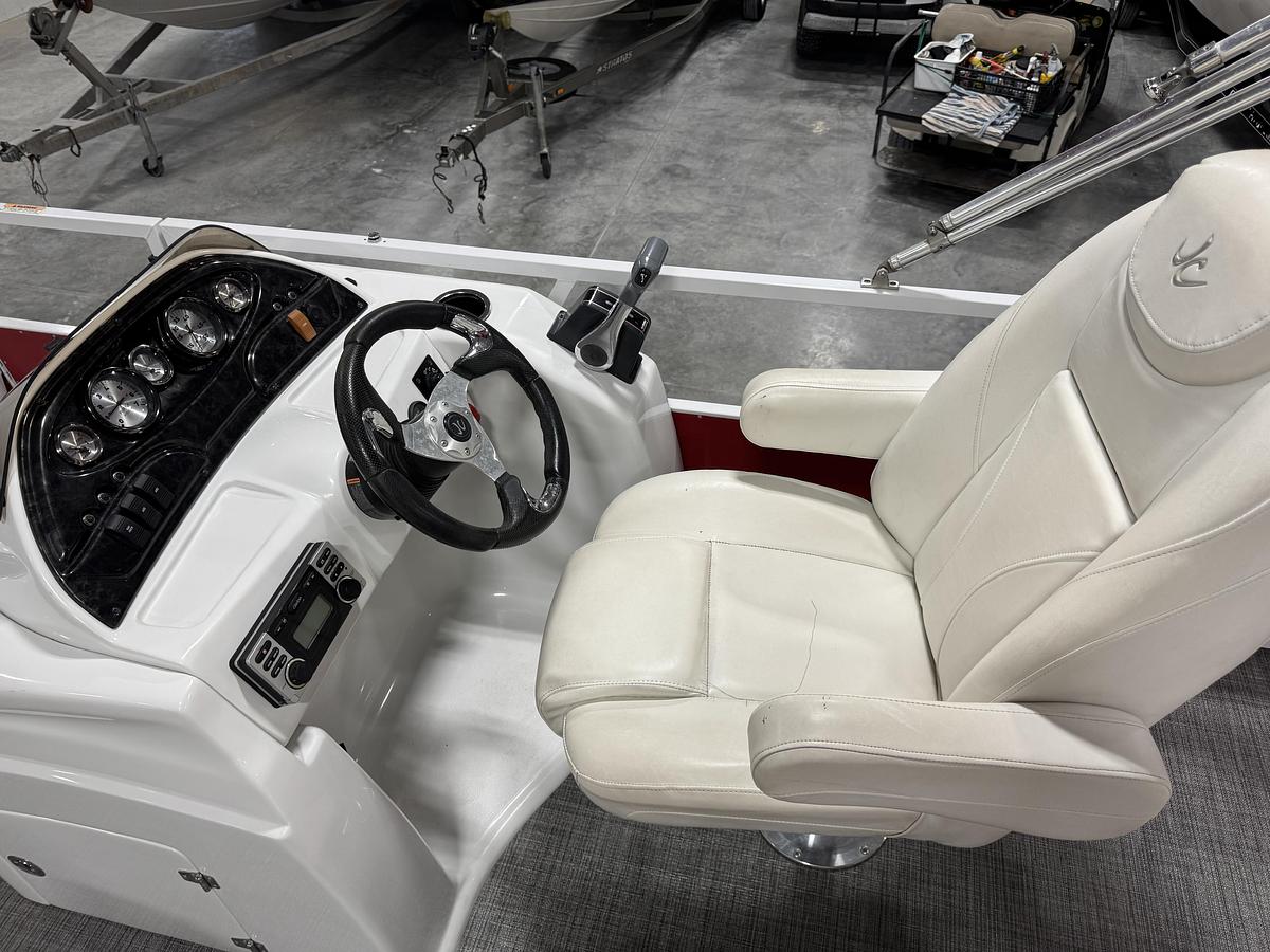 Used 2015 JC Tritoon 241 TT Sport