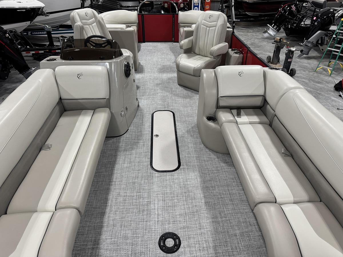 Used 2019 Cypress Cay 252 Island Breeze