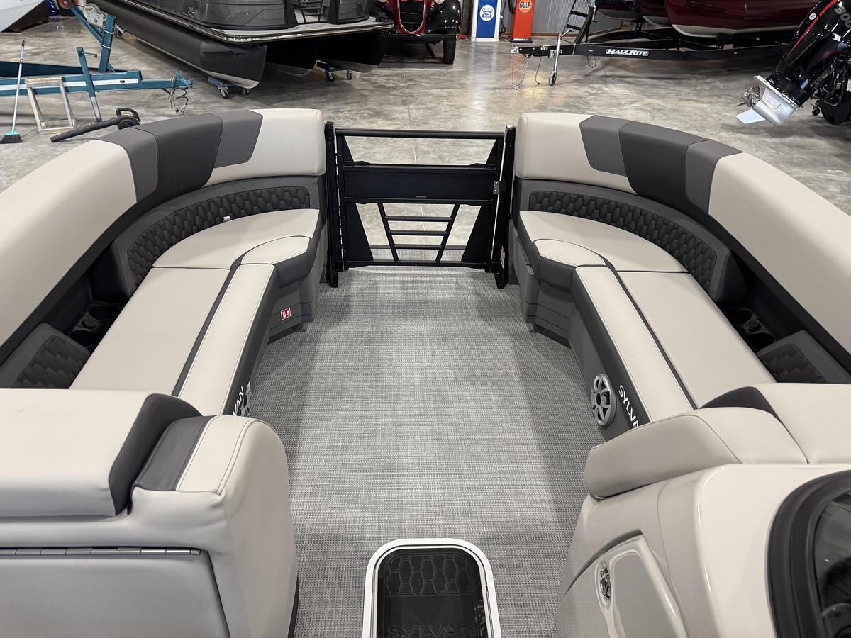 2026 Sylvan L-5 Platinum