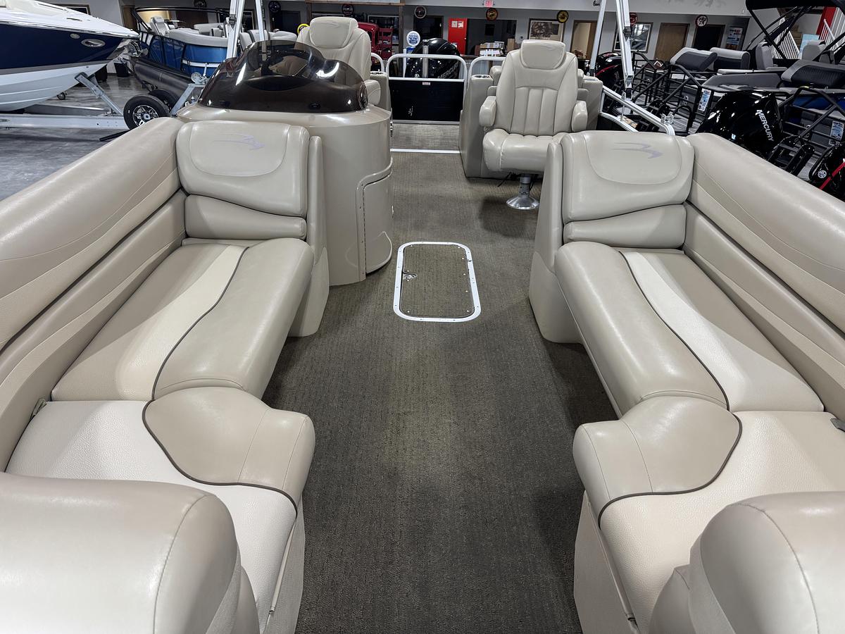 Used 2013 Bennington 2375 GCW