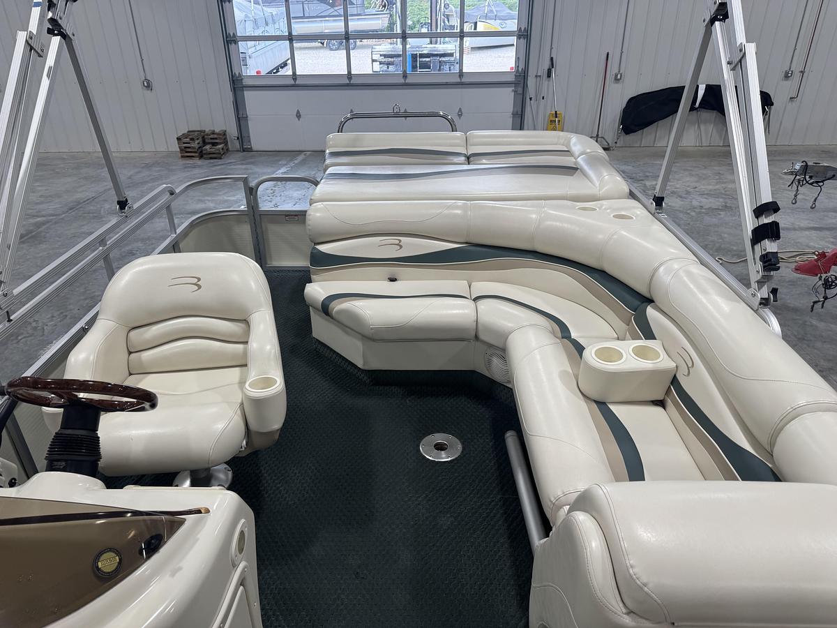 Used 2004 Bennington 2575 RL
