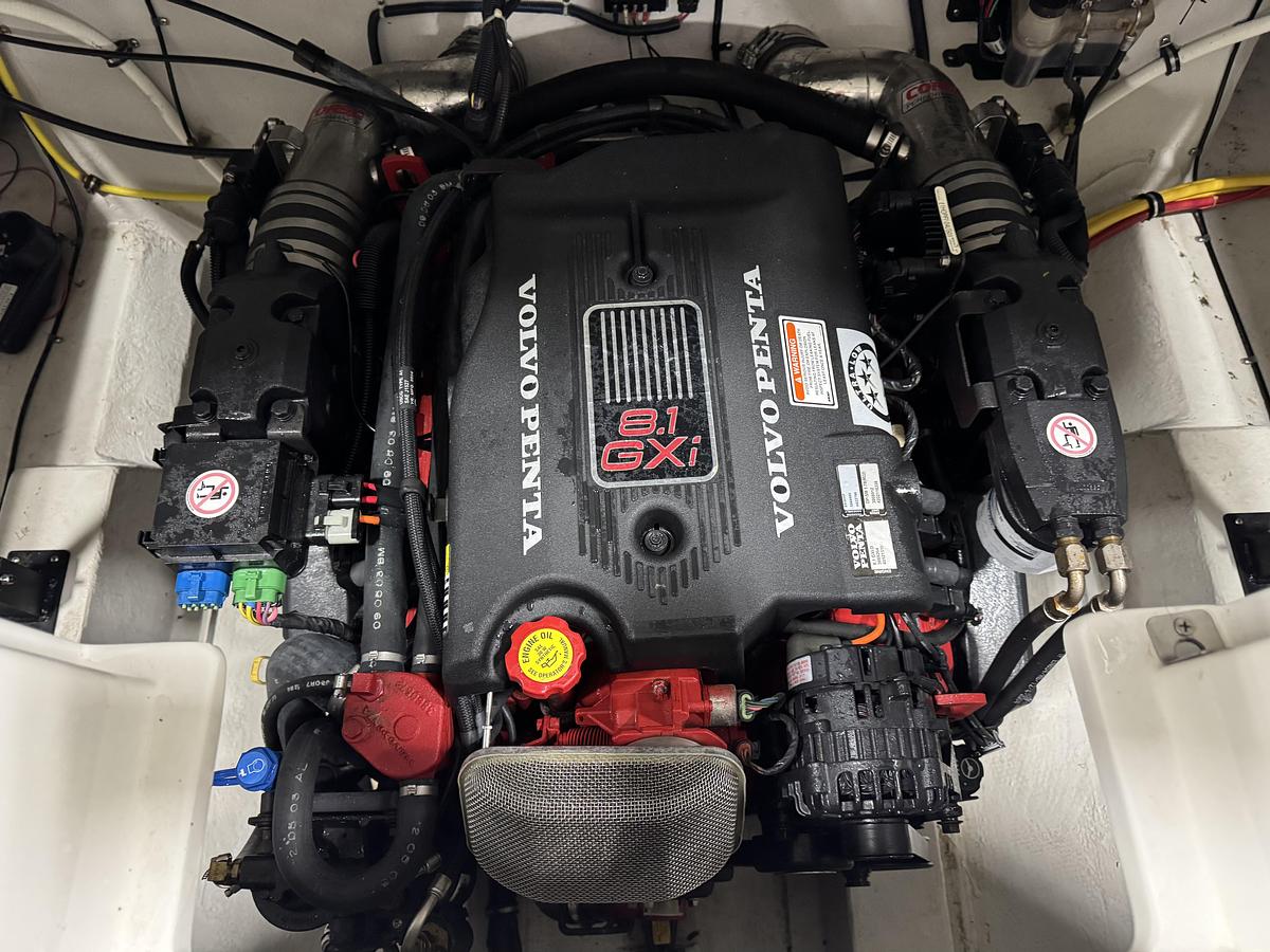 Used 2005 Cobalt 282 BR