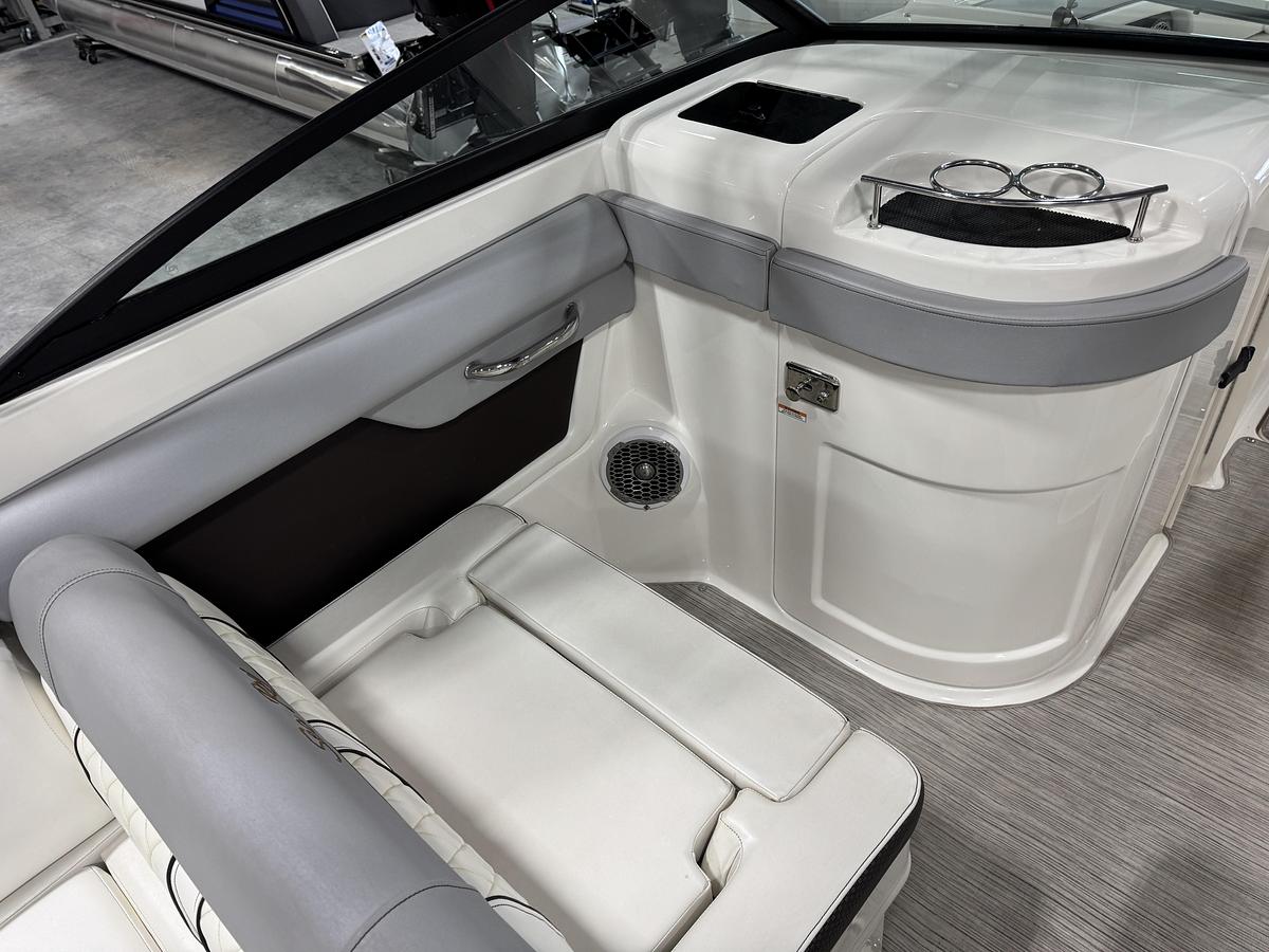 Used 2015 Sea Ray SDX 270