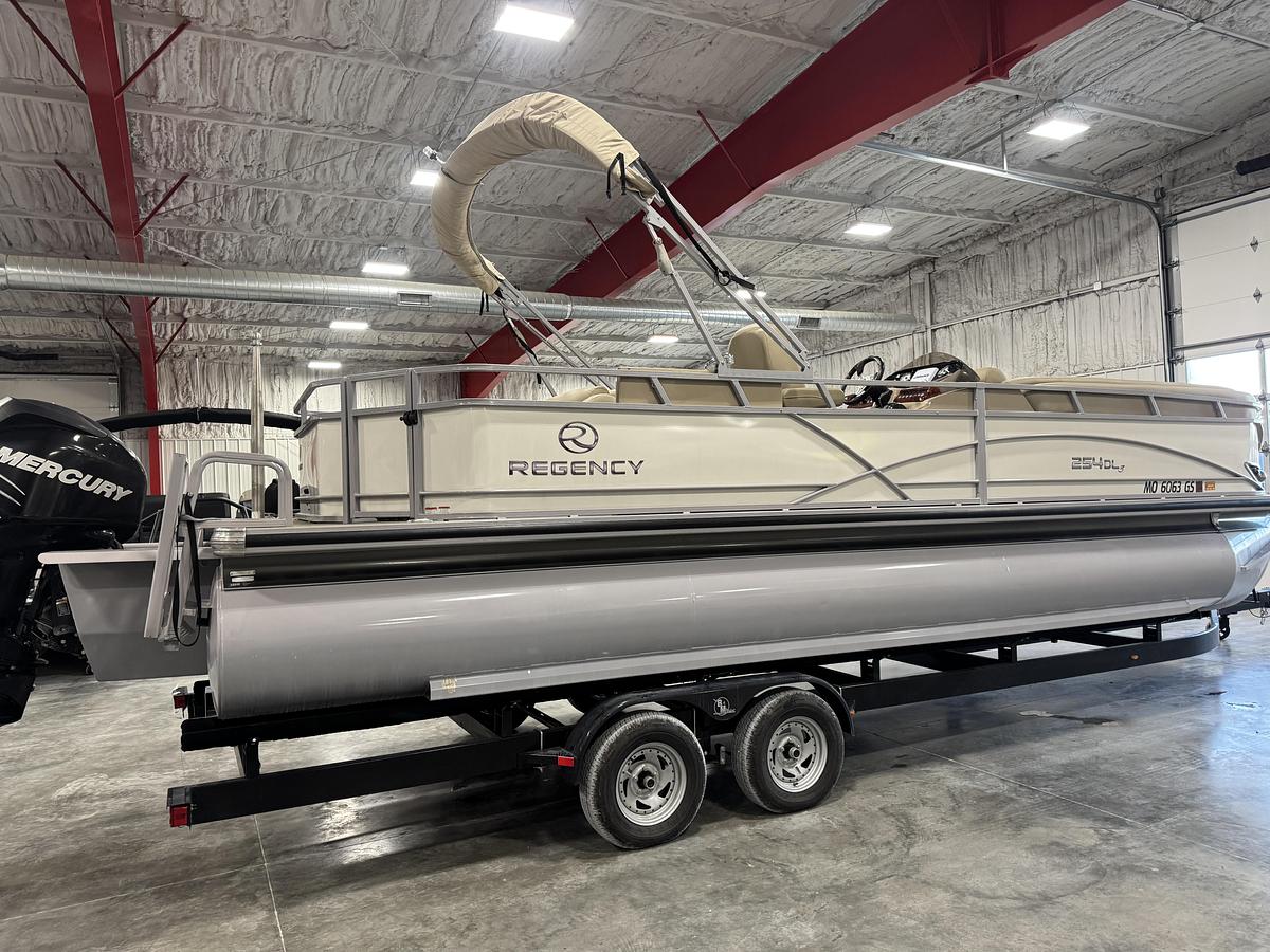 Used 2017 Suntracker 254 Regency