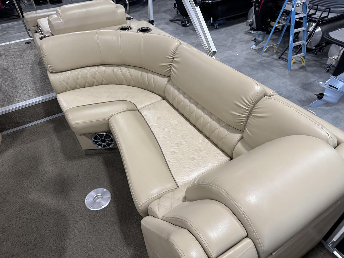 Used 2015 Bennington 2875 QCW