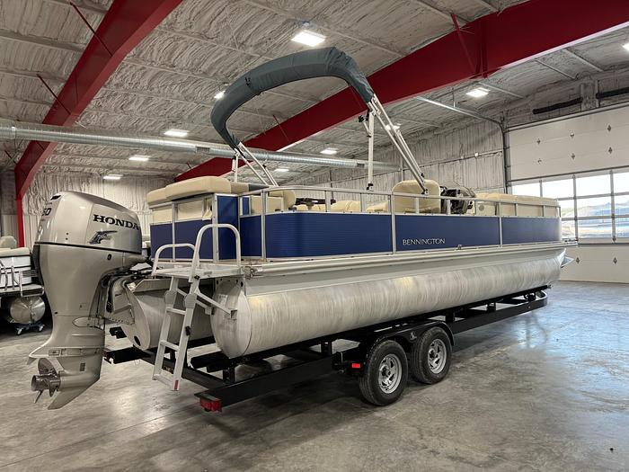 Used 2010 Bennington 2550