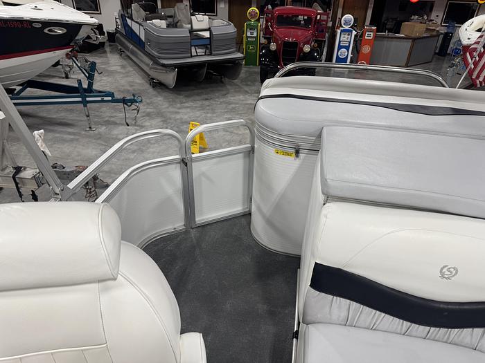 Used 2006 Sundancer Pontoons 260 Majestic