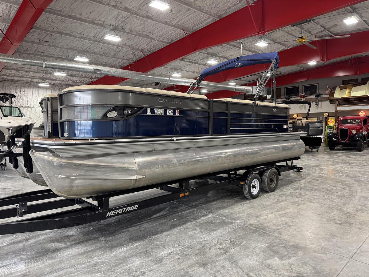 Used 2017 Crest Crest III