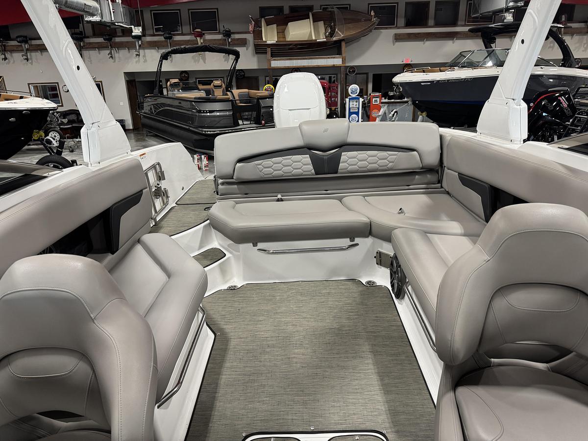 Used 2023 Four Winns HD-8