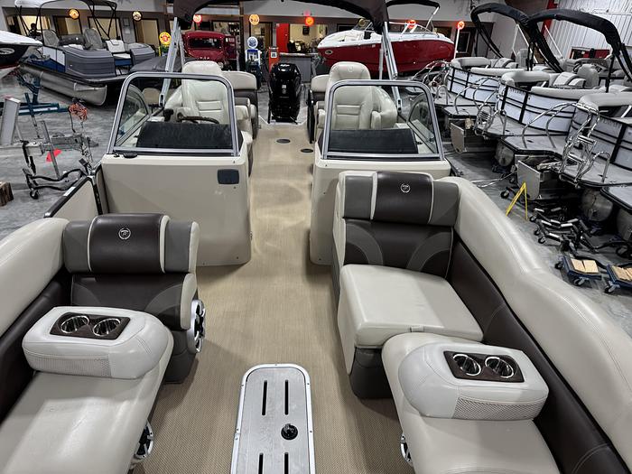 Used 2015 Premier 270 S