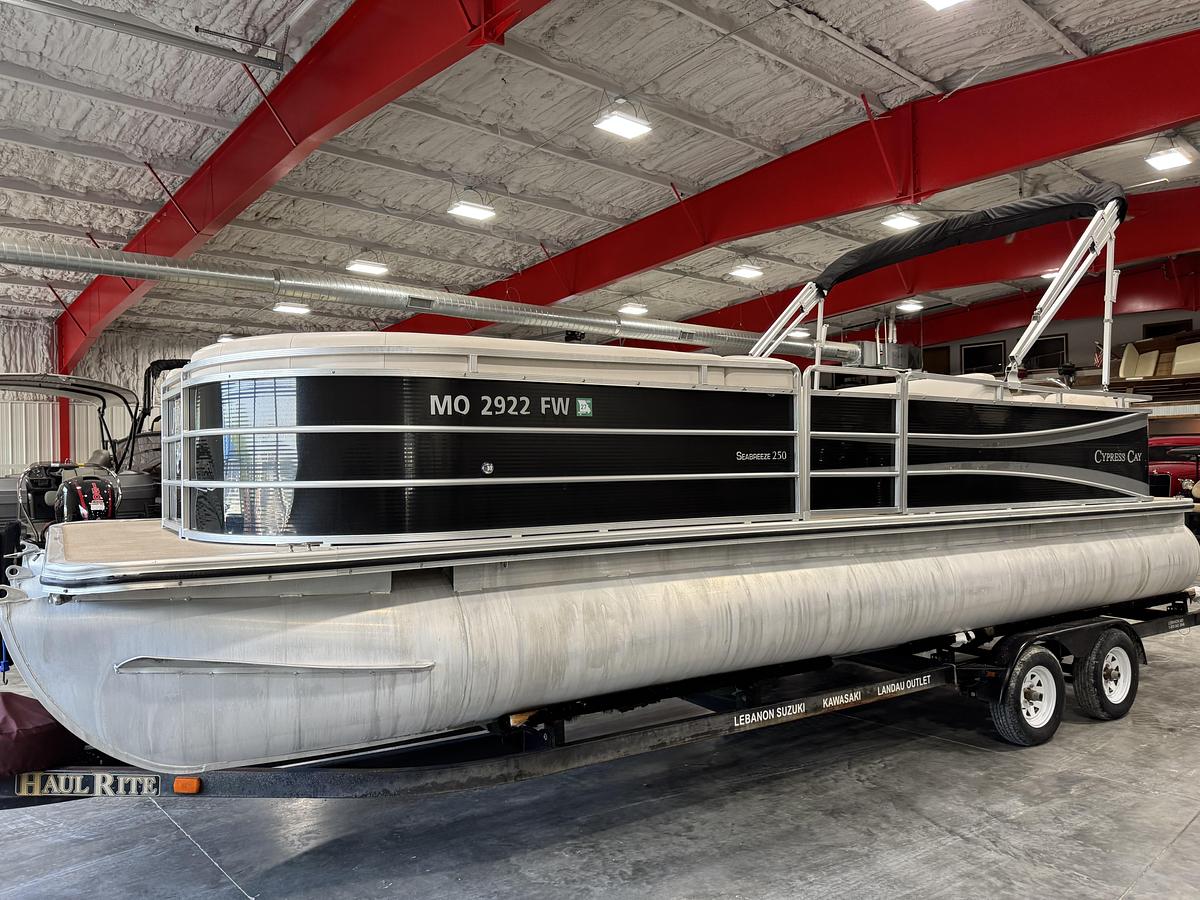 Used 2015 Cypress Cay 250 Sea Breeze