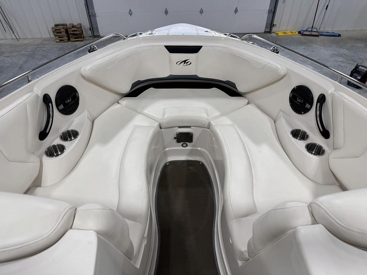 Used Monterey 264 FS