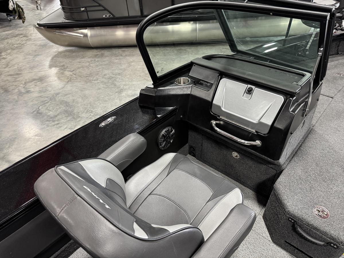 Used 2024 Lund 2075 Pro Vee