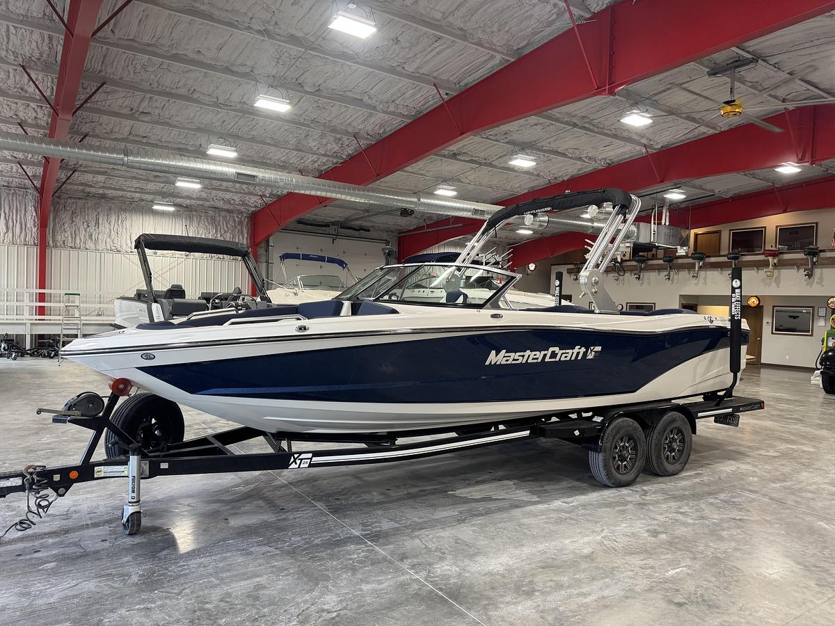 Used 2019 Mastercraft XT 25