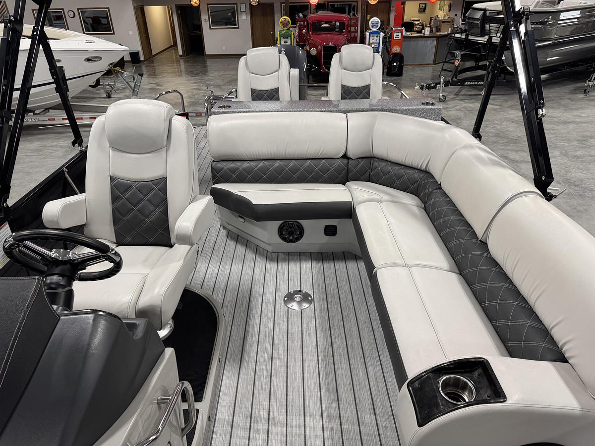 Used 2020 G3 326 SE Diamond Edition