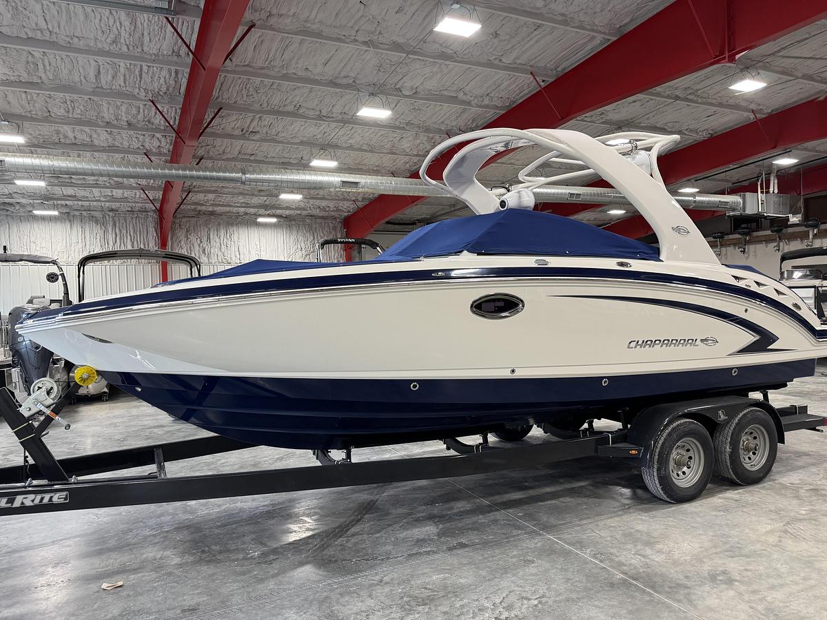 Used 2010 Chaparral 264 Sunesta