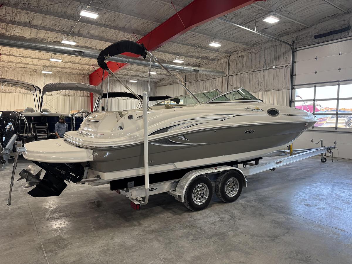Used 2006 Sea Ray 240 Sundeck