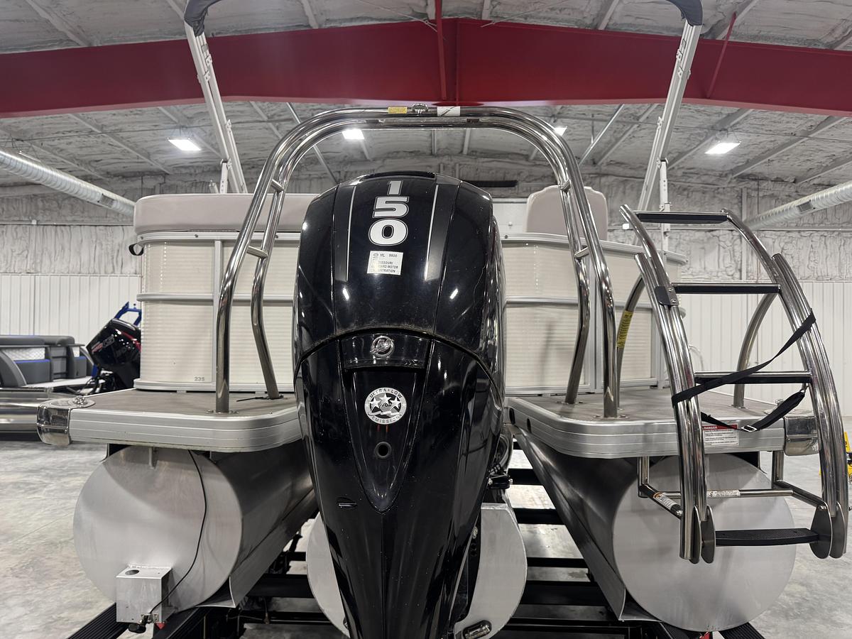 Used 2017 Godfrey Sweetwater 235 Platinum