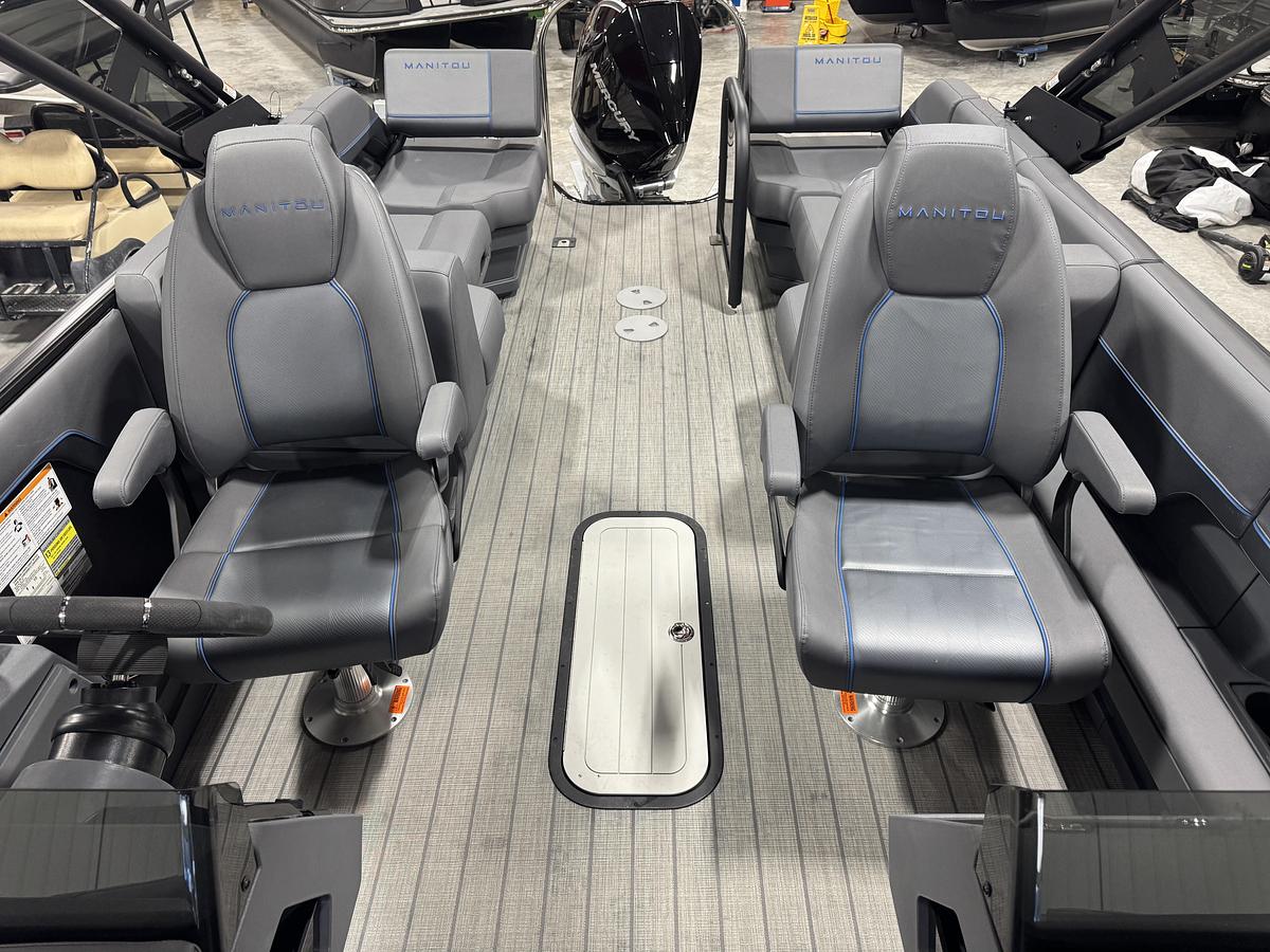 2025 Manitou 24 Explore
