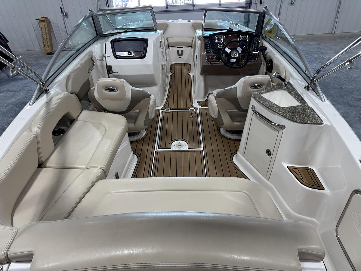 Used 2011 Chaparral 224 Sunesta