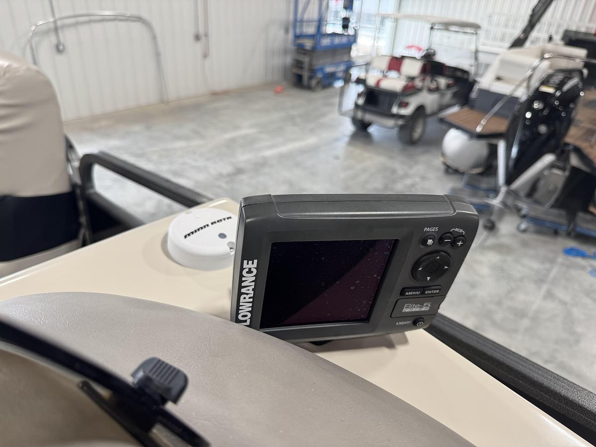 Used 2016 Manitou 24 LE Fish