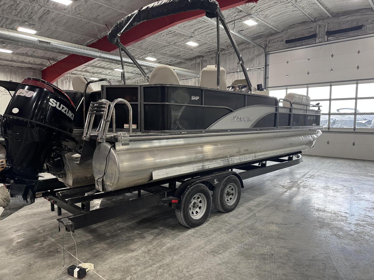 Used 2016 Manitou 24 LE Fish