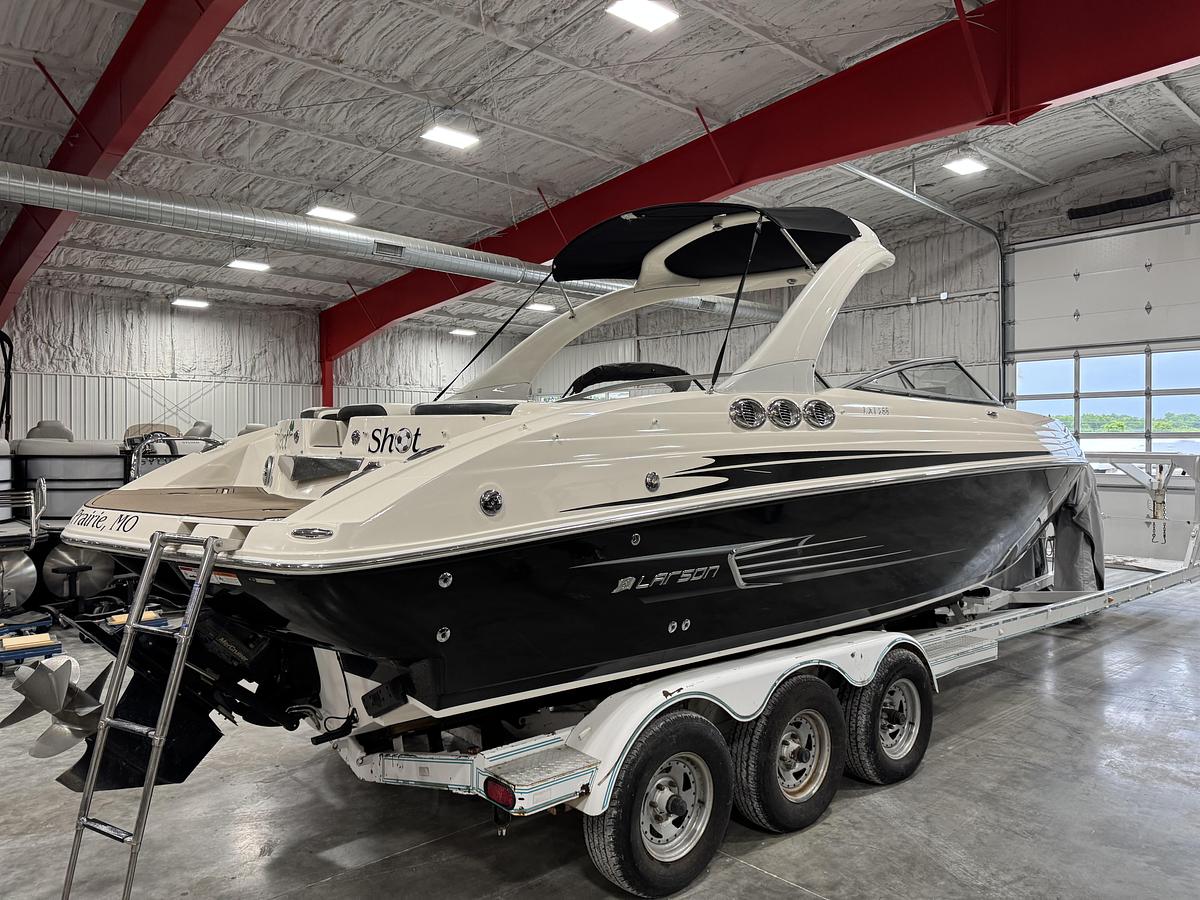 Used 2012 Larson 288 LXI