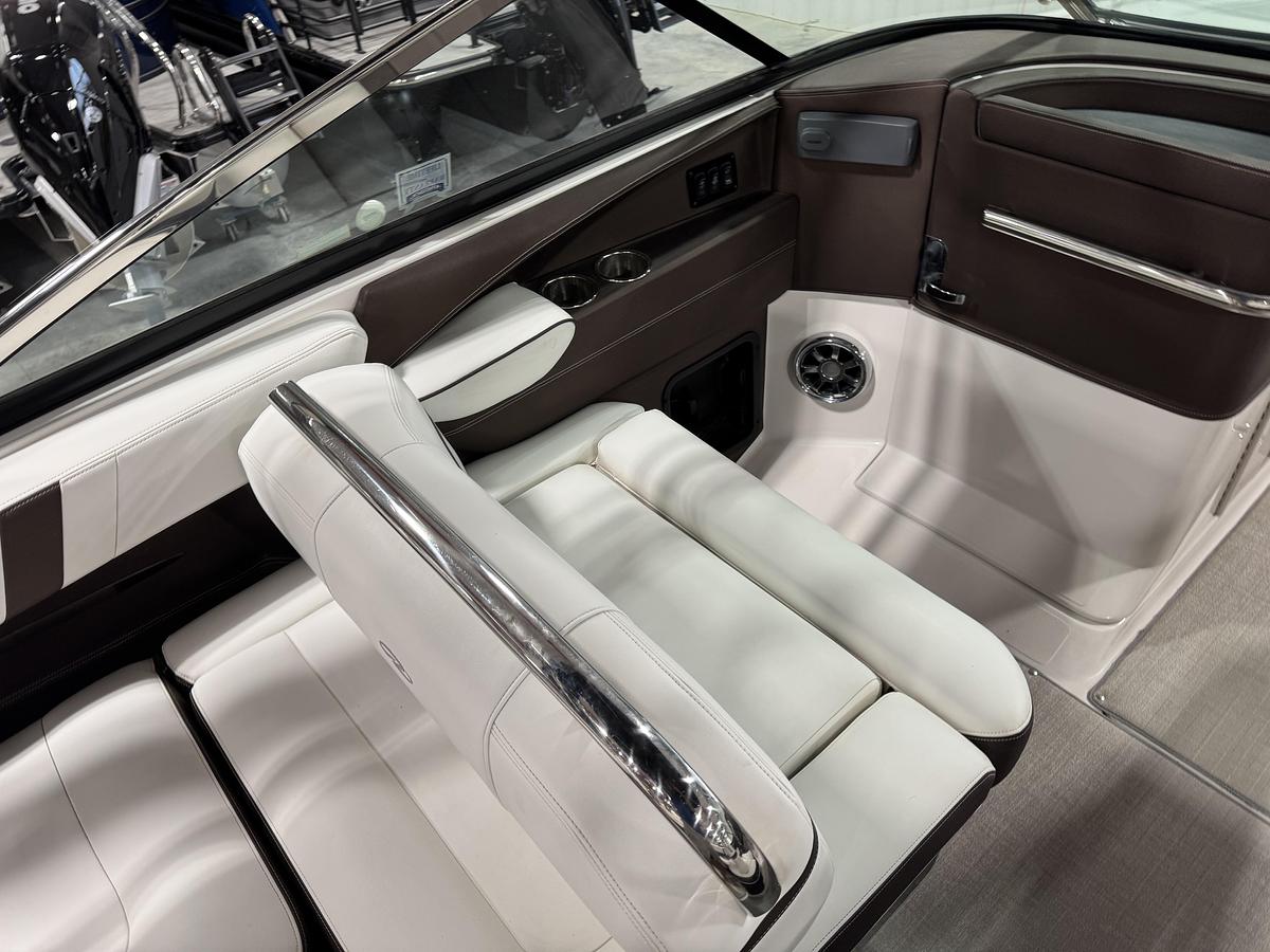 Used 2015 Regal 2800