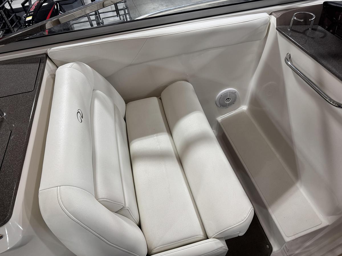 Used 2005 Regal 3350