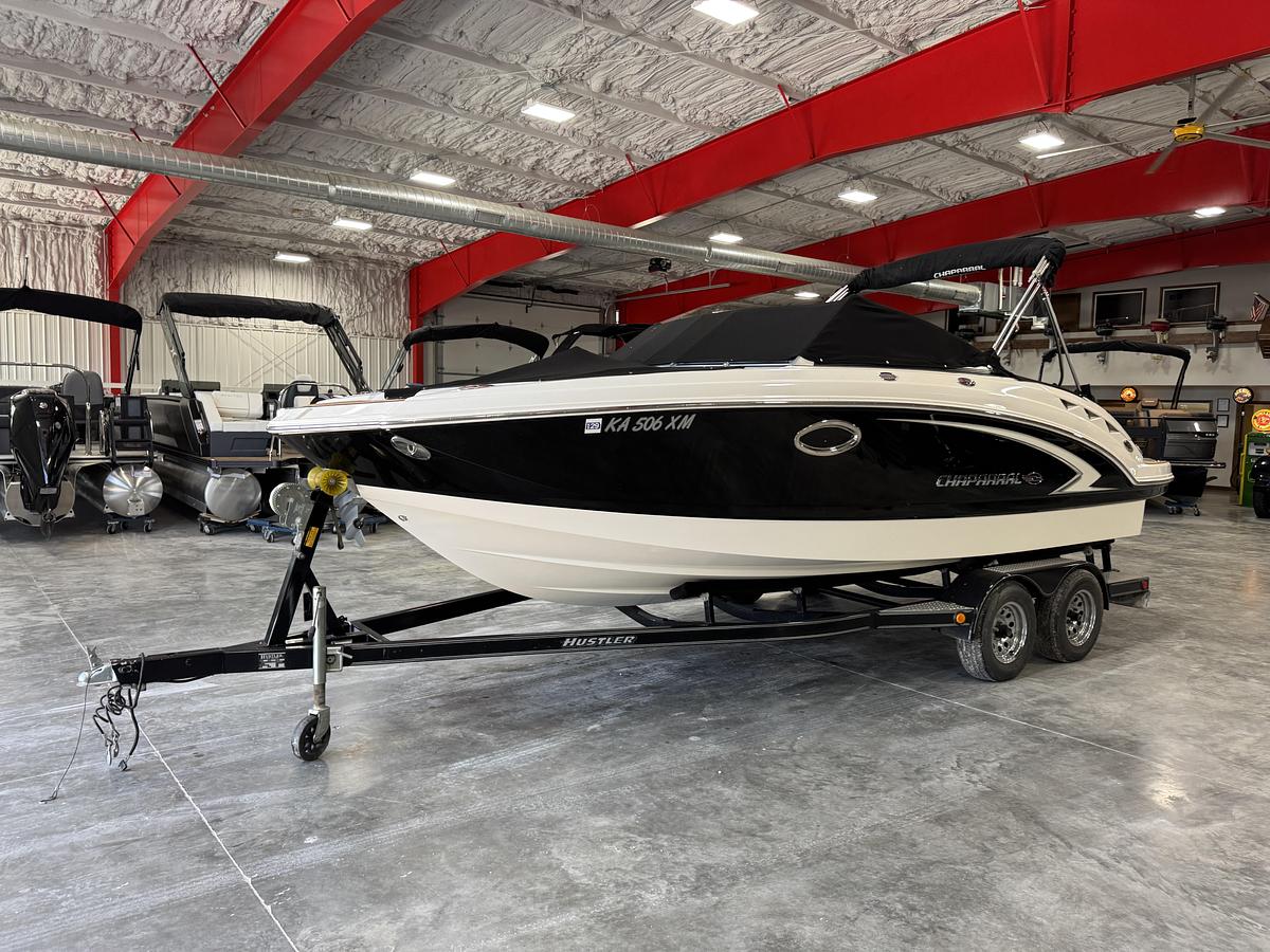 Used 2011 Chaparral 224 Sunesta