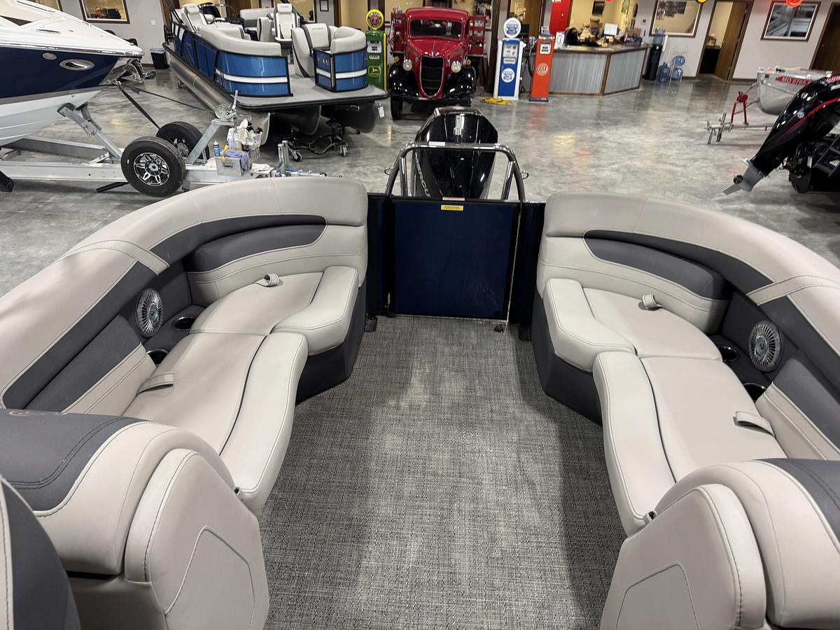 Used 2025 Barletta 24 QC