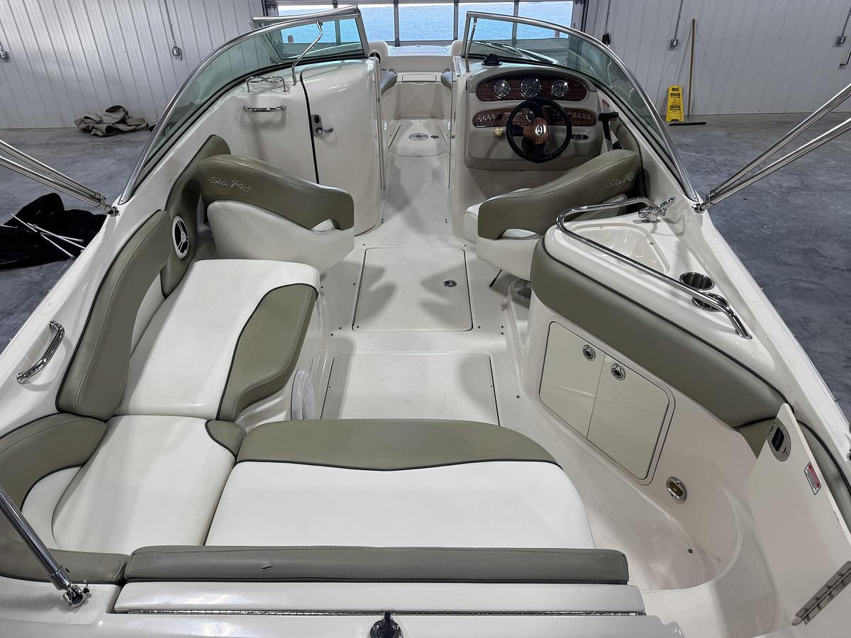 Used 2006 Sea Ray 240 Sundeck