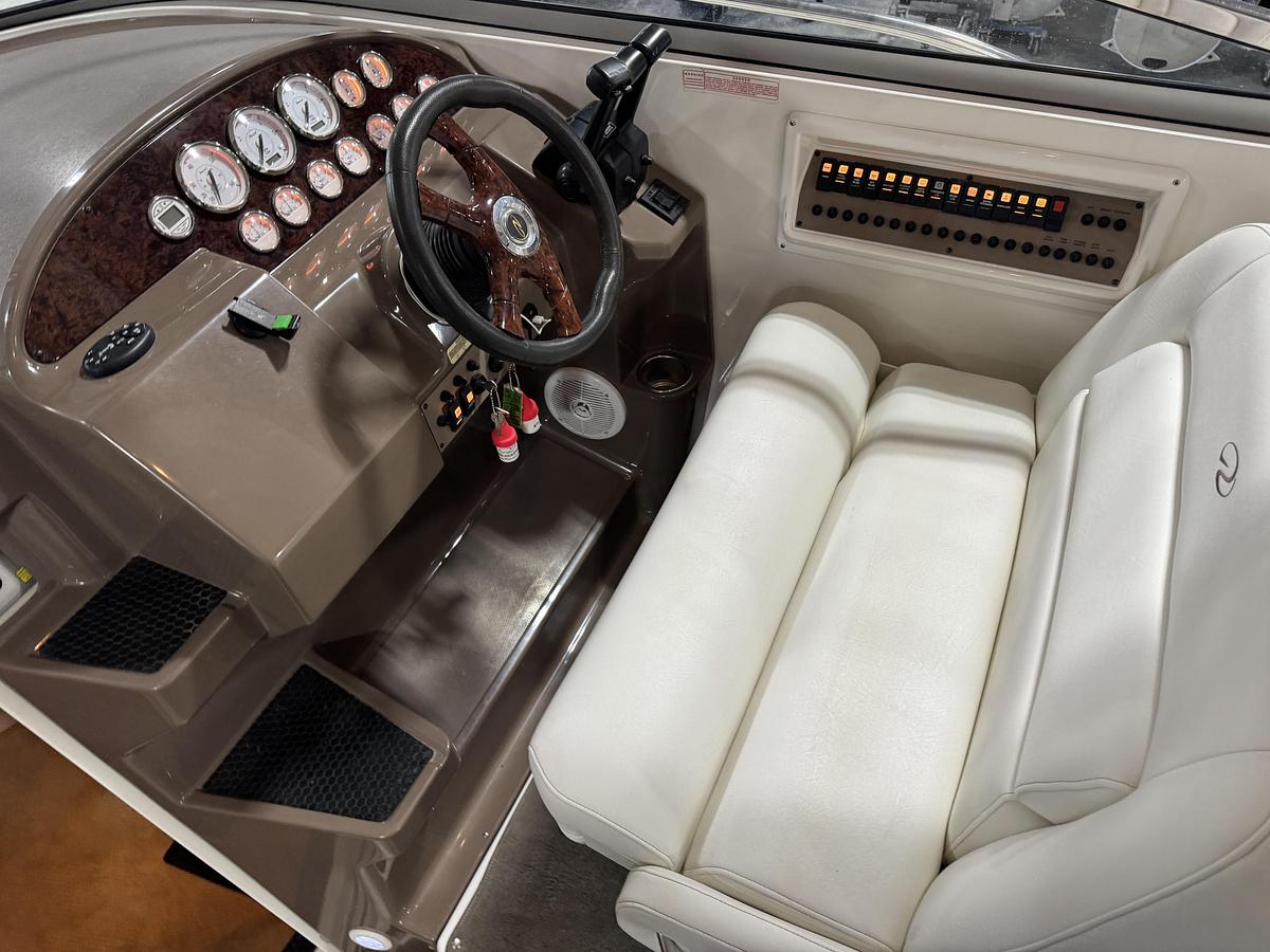 Used 2005 Regal 3350