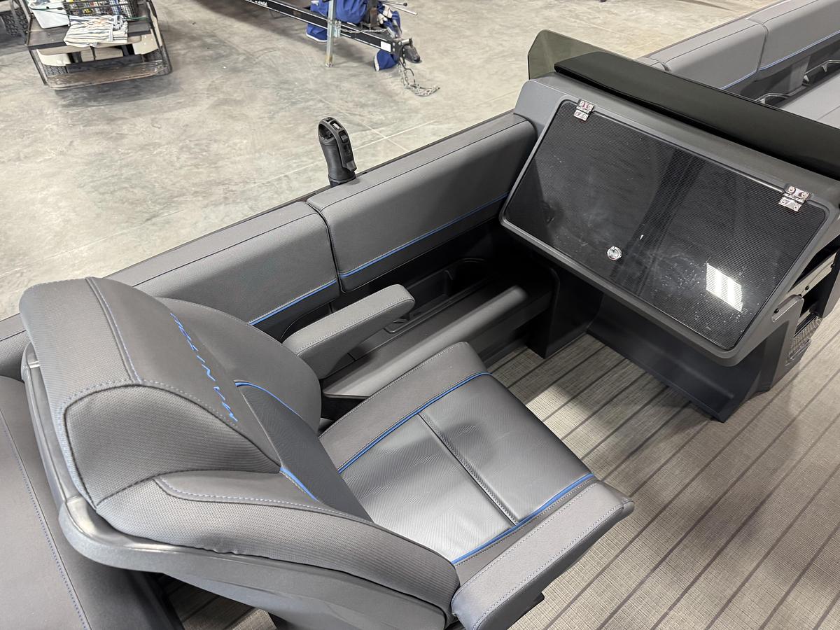 Used 2025 Manitou 26 Explore