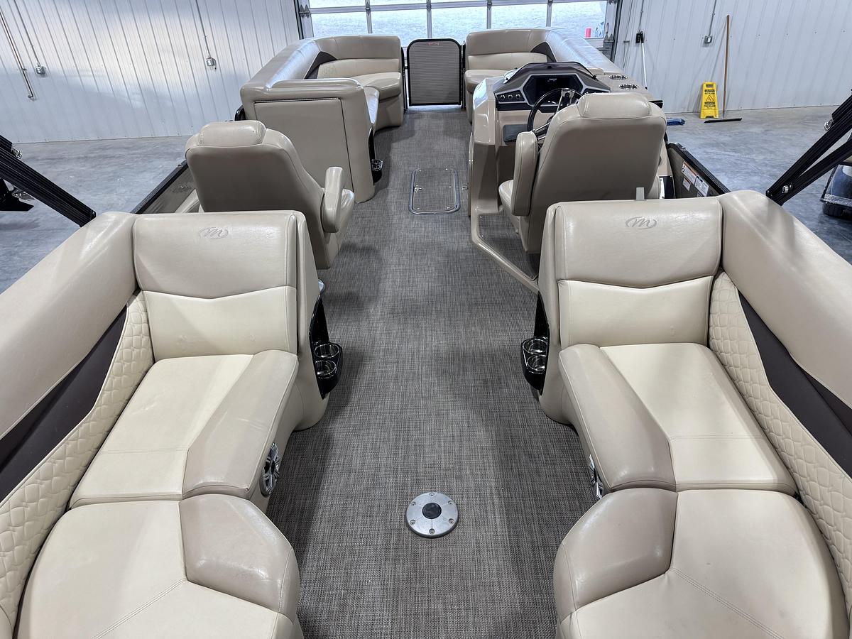 Used 2019 Manitou 250 Encore SHP