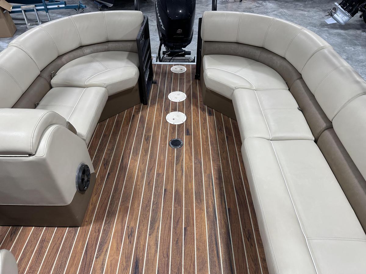 Used 2017 Crest Crest III