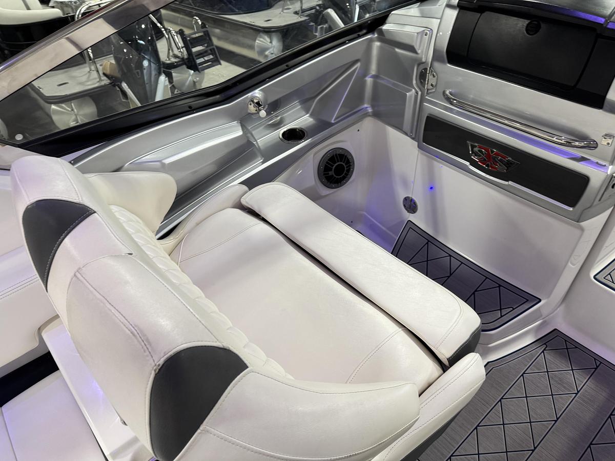 Used 2015 Chaparral 327 SSX